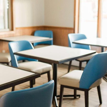 트래블로지 바이 윈덤 에스카나바 호텔 외부 사진
